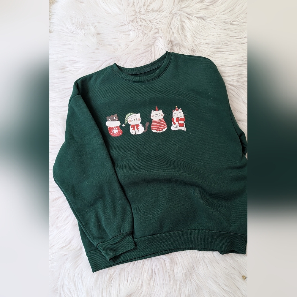 Source Unknown Forest Green Sweater with Festive Cat Design